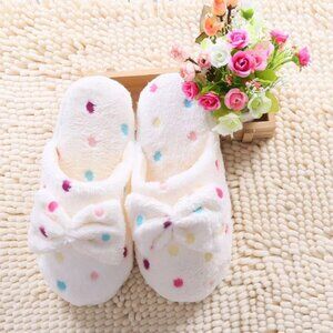 🌸. #1422-48.  Women polka dot slippers